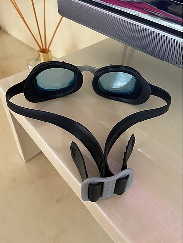 Decathlon Yüzücü gözlüğü
