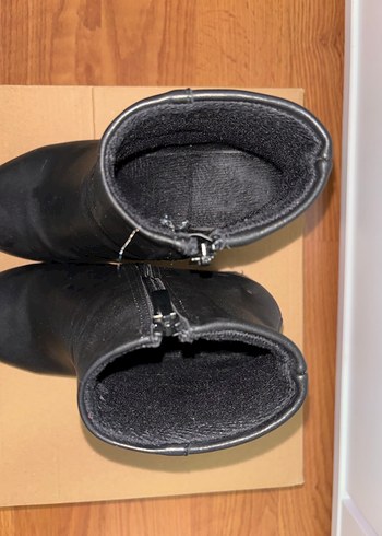 Siyah Deri Kadın Bot - Görsel 4