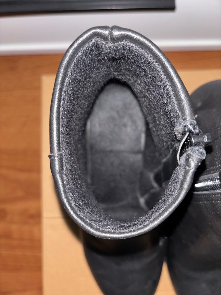 Siyah Deri Kadın Bot - Görsel 5