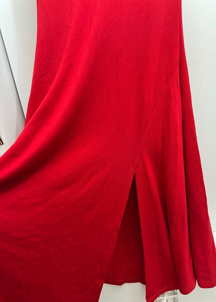 Kırmızı şık elbise - Görsel 3