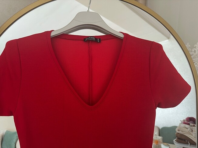 Şık Kırmızı Elbise - Görsel 5