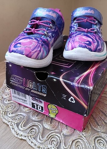 26 Beden Skechers kız çocuk ayakkabı 