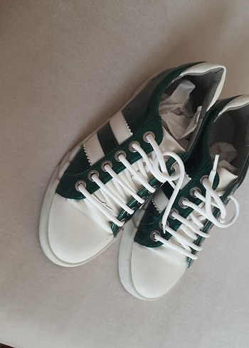 39 Beden Parlak Yeşil Bağcıklı Sneaker
