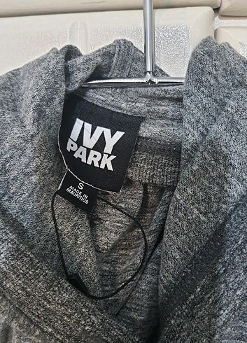 s Beden Ivy Park Sırtı Açık Kapşonlu Bluz