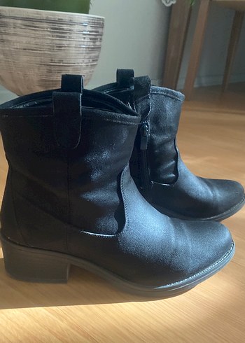 Siyah Süet Tokalı Kadın Bot - Görsel 7