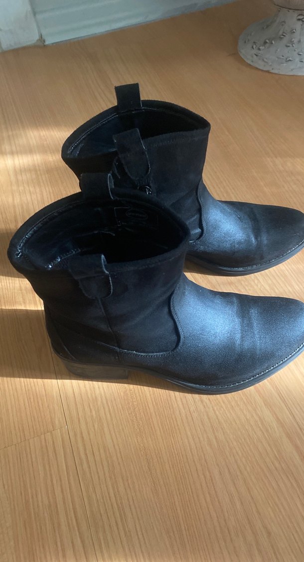 Siyah Süet Tokalı Kadın Bot - Görsel 4