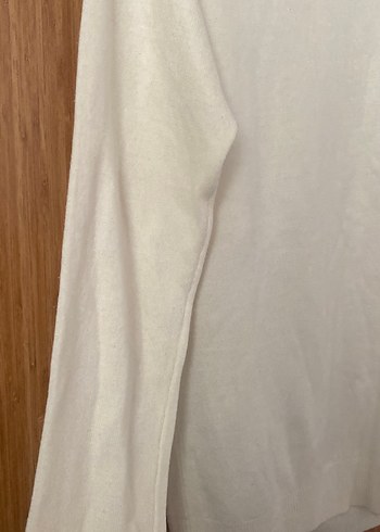 Beyaz V Yakalı Kadın Pamuklu Kazak - Görsel 3