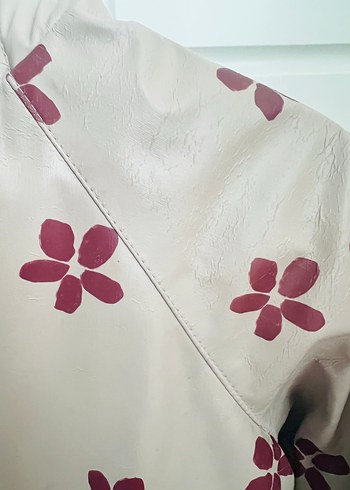 Zara Çiçek Desenli Bej Kız Yağmurluk 3-4