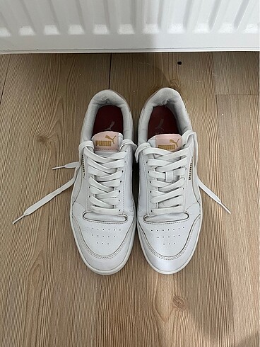 38 Beden beyaz Renk Puma Sneaker