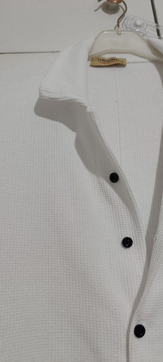 Beyaz Kısa Kollu Düğmeli Kadın Gömlek - Görsel 2