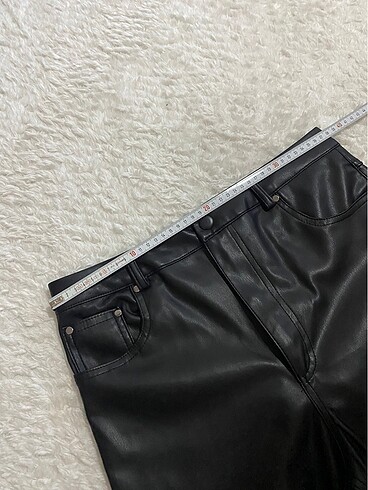 38 Beden siyah Renk Vatkalı deri pantolon