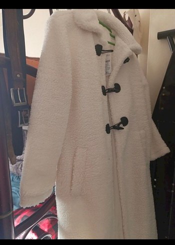 Düğmeli Beyaz Peluş Midi Kadın Ceket - Görsel 4