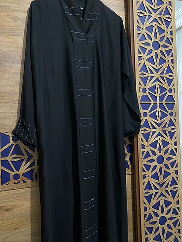 Dubai abaya