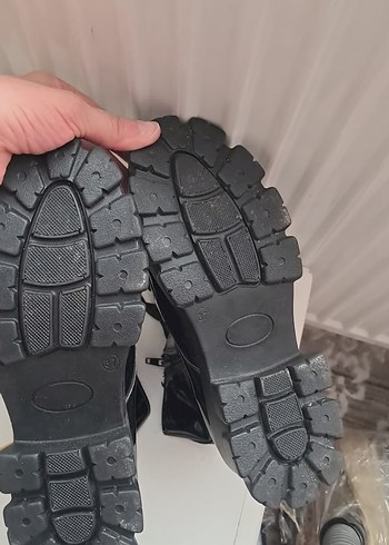 37 Beden Siyah Rugan Kadın Bot