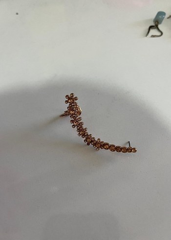 Boncuklu Yılan Desenli Bej Kadın Ear Cuff - Görsel 4