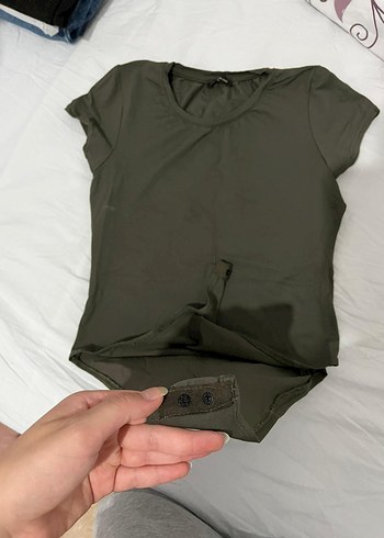 Haki Renk Kısa Kollu Body - Görsel 2