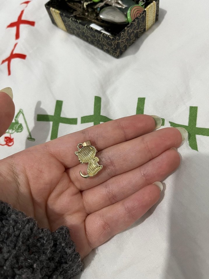 Altın Renkli İşlemeli Payetli kadın kolye ucu - Görsel 2