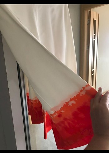 Beyaz Kırmızı Batik Desenli Salaş Midi Kadın Pantolon - Görsel 3