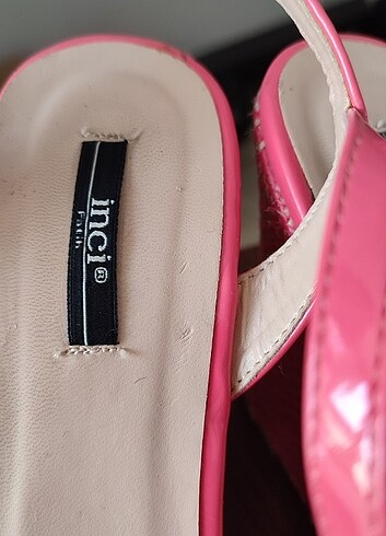 Dolgu topuk sandalet - Görsel 3