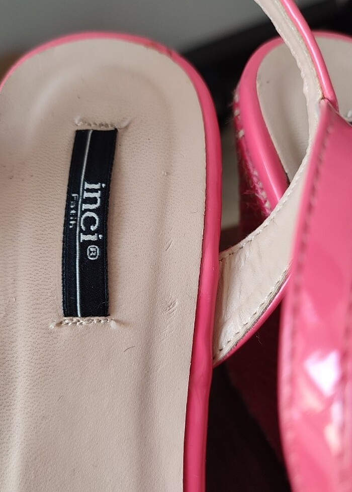 Dolgu topuk sandalet - Görsel 3