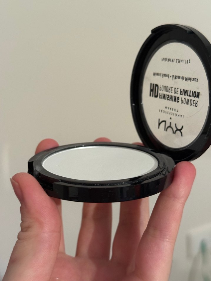 NYX Transparan Sabitleyici Pudra - Görsel 3