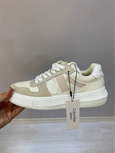 38 Beden Calvin clein sneaker