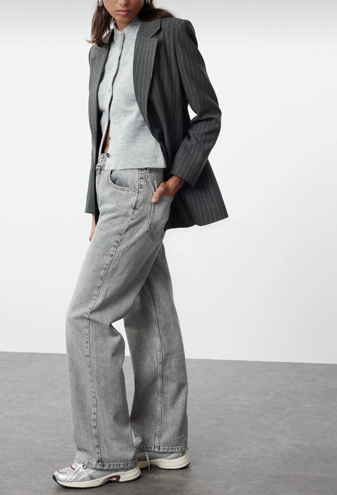 Gri Düğmeli Regular Fit Kadın Jean - Görsel 2