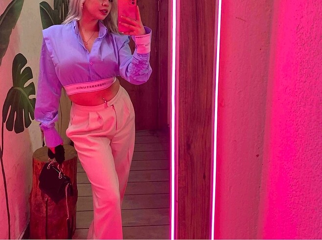m Beden Sagaza crop gömlek