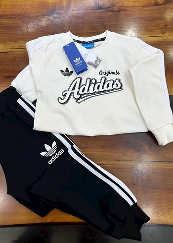 LC Waikiki Adidas Pembe Sweatshirt ve Siyah Eşofman Altı