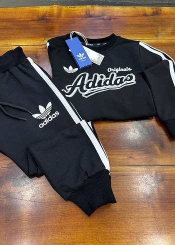 10 Yaş Beden Adidas Pembe Sweatshirt ve Siyah Eşofman Altı