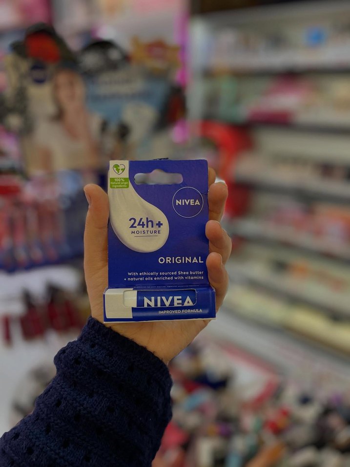 Nivea Şeftali Işıltılı Dudak Balmı - Görsel 4