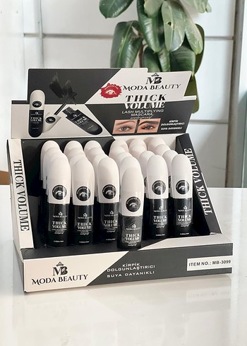 Siyah Maskara - Yoğun ve Koyu Renk - Görsel 2