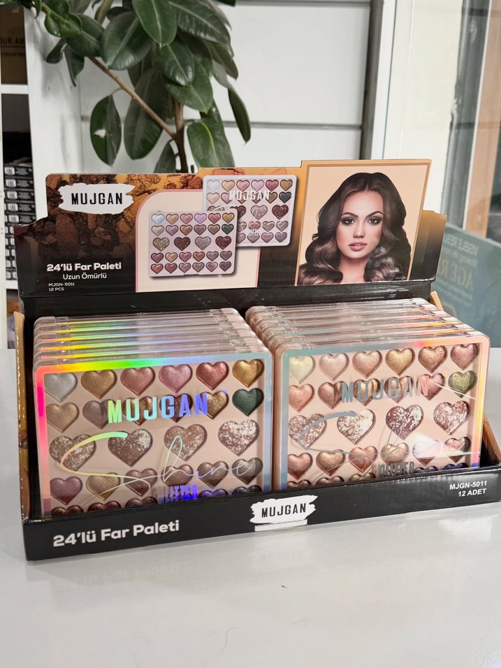 Mujgan 24lü far paleti adet
Kalp Şeklinde Çok Renkli Far Paleti - Görsel 2