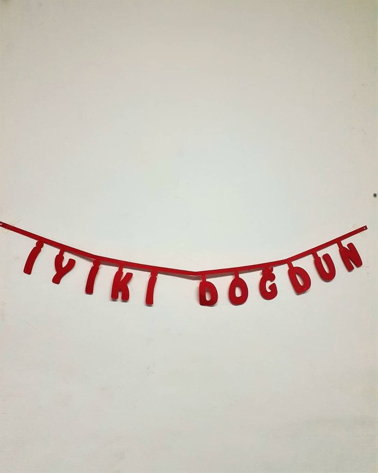 Kırmızı Parti Yazı Süsü İyi Ki Varsın - Görsel 4