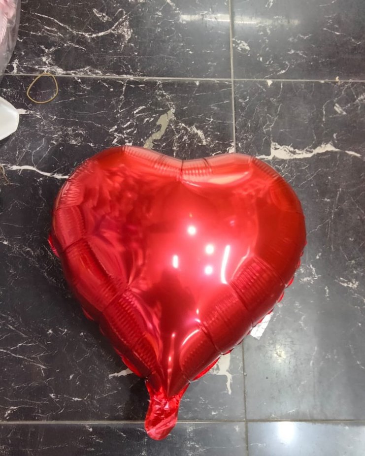 Altın Renk Kalp Şeklinde Folyo Balon - Görsel 3