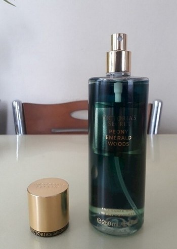 Victoria s Secret Victoria's Secret Peony Emerald Woods 250 Ml Sprey