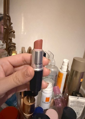 Beden ten rengi Renk MAC Honeylove Mat Ruj - Bej