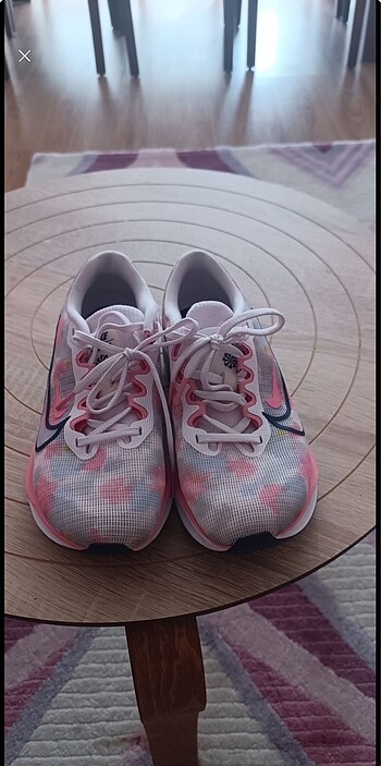 Nike koşu ayakkabısı