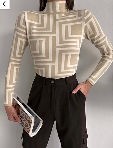 Desenli dik yaka triko bluz - Görsel 3