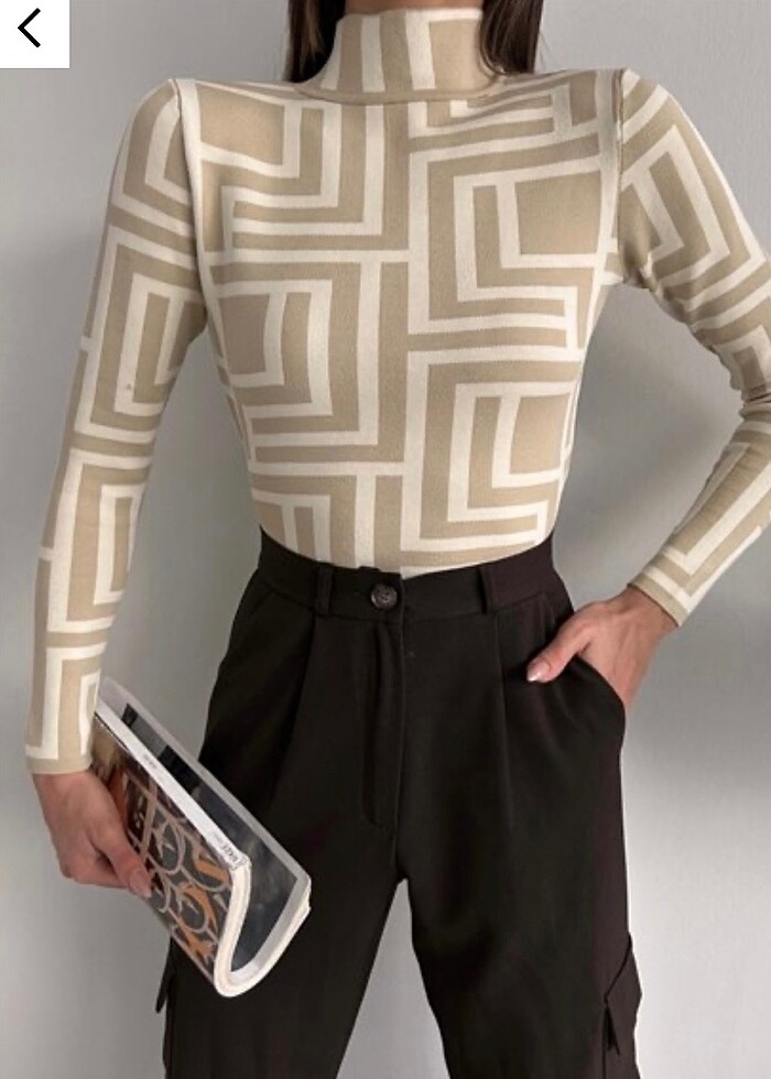 Desenli dik yaka triko bluz - Görsel 3