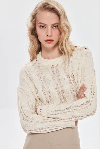 Yırtık detaylı crop triko - Görsel 2