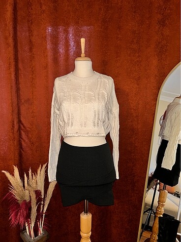 Yırtık detaylı crop triko - Görsel 4