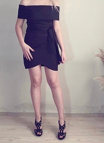 m Beden Madonna yaka siyah mini elbise
