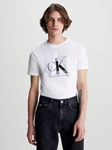Calvin klein t shirt
