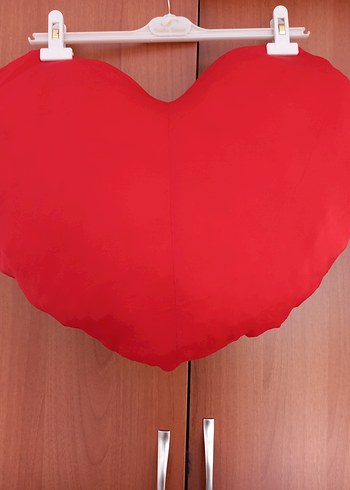 Kırmızı Kalp Şeklinde Yastık - Görsel 3