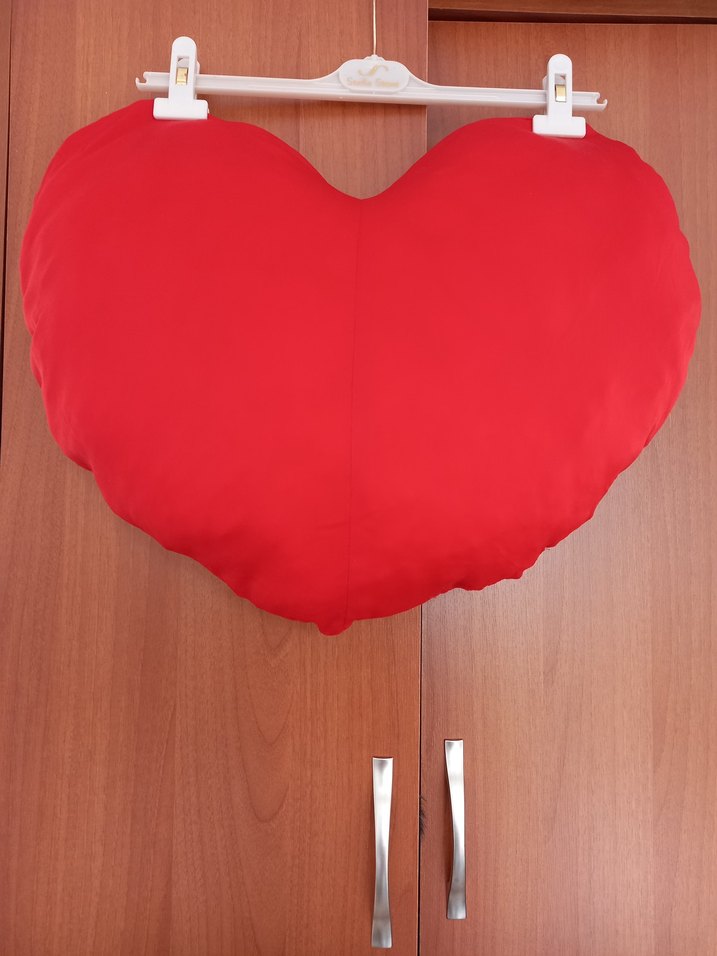 Kırmızı Kalp Şeklinde Yastık - Görsel 4