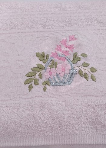 Nakışlı Pembe Örgü Havlu