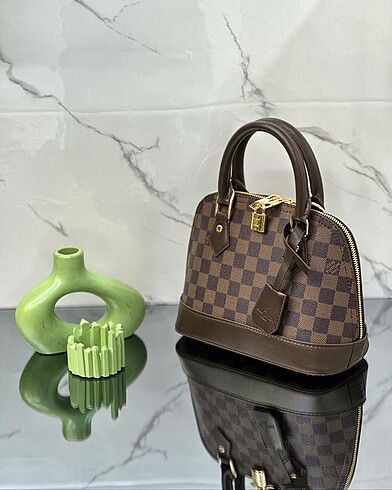 Louis Vuitton Louis Vuitton