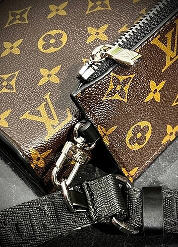Beden LOUIS VUITTON - Gaston Wearable Wallet Size: 21 x 15.5 cm ??????