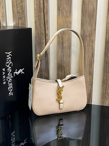 Yves Saint Laurent Kadın çanta